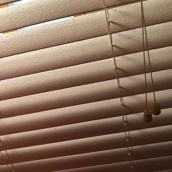 Heavy duty/quality white mini blind - Picture 15 of 16